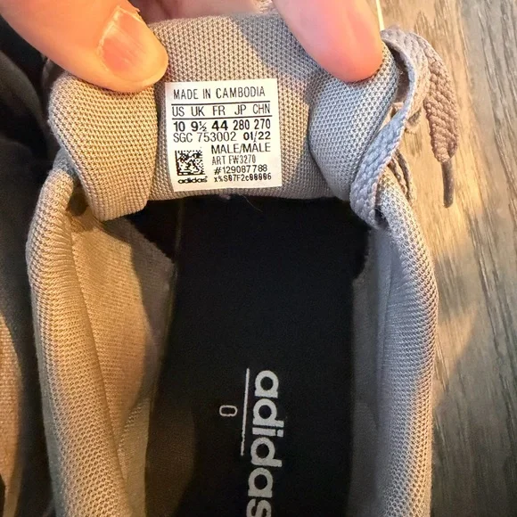 Adidas Classic Gray Sneakers with Black Stripes - Picture 7 of 7